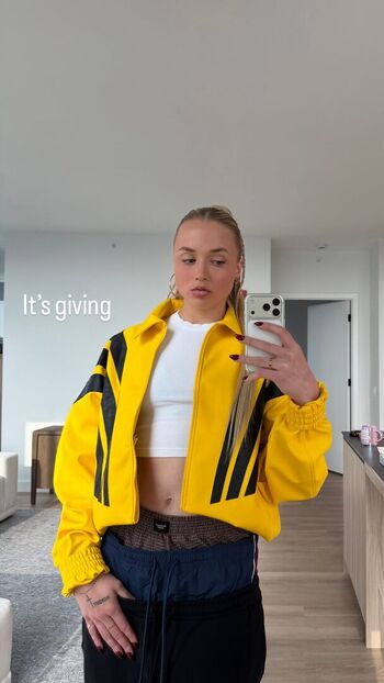 Full leaked Hailey van lith private onlyfans photo