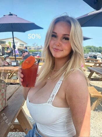 Full leaked Haileyyfriz private onlyfans photo