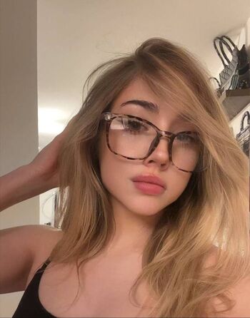 Full leaked Hailsbee private onlyfans photo