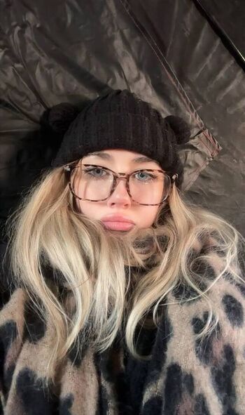 Full leaked Hailsbee private onlyfans photo