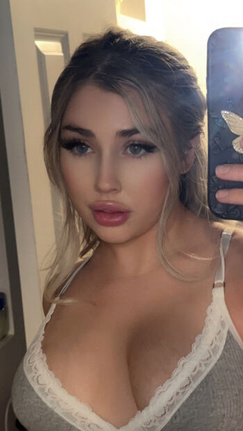 Full leaked Hailsbee private onlyfans photo