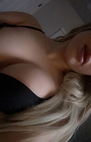 Full leaked Hailsbee private onlyfans photo