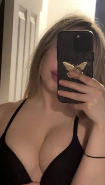 Full leaked Hailsbee private onlyfans photo