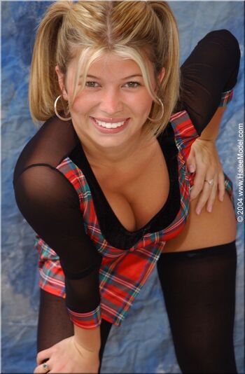 Full leaked Halee model page private onlyfans photo