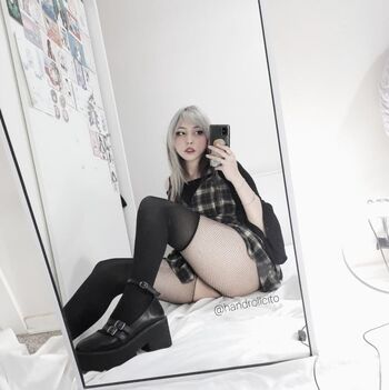 Full leaked Handrollcito private onlyfans photo