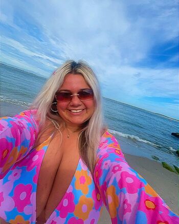 Full leaked Hannah r page private onlyfans photo