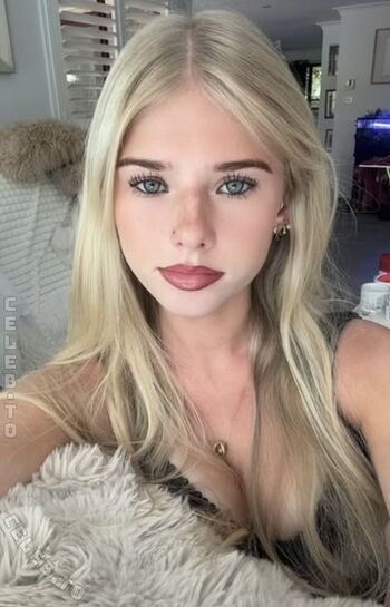 Full leaked Hannahanderrson private onlyfans photo