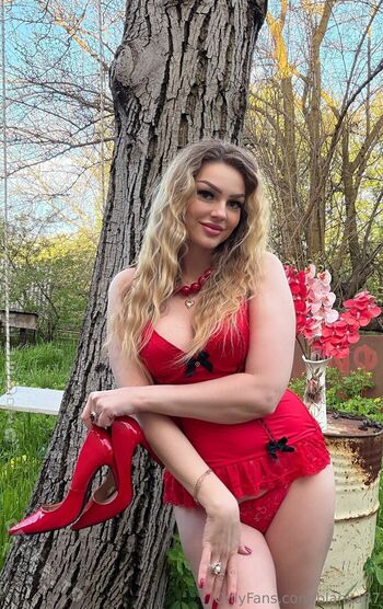 Full leaked Hausfrau lisa page private onlyfans photo