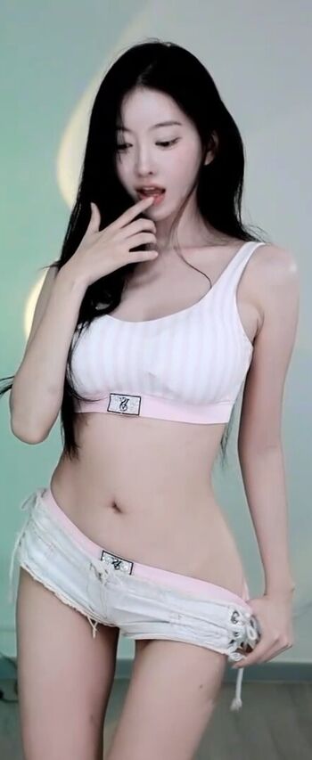 Full leaked Haxxnini private onlyfans photo