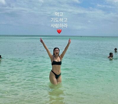 Full leaked Heeheemoon private onlyfans photo