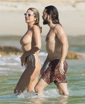 Full leaked Heidi klum  page private onlyfans photo