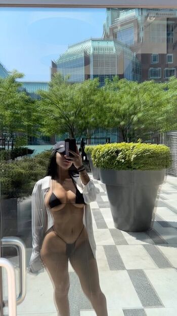 Full leaked Helinkenzi private onlyfans photo