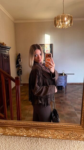 Full leaked Hello iris page private onlyfans photo