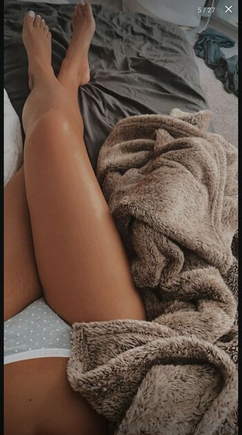 Full leaked Helloimtaratara private onlyfans photo