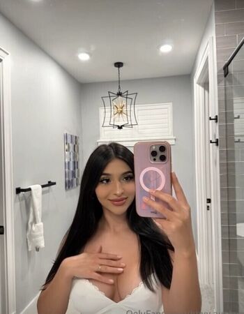 Full leaked Heluvaylenn  page private onlyfans photo