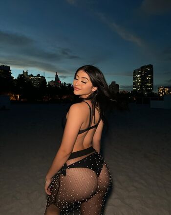 Full leaked Heluvaylenn  page private onlyfans photo