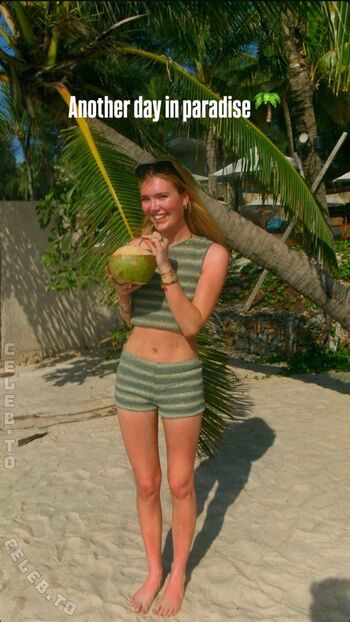 Full leaked Heylea private onlyfans photo