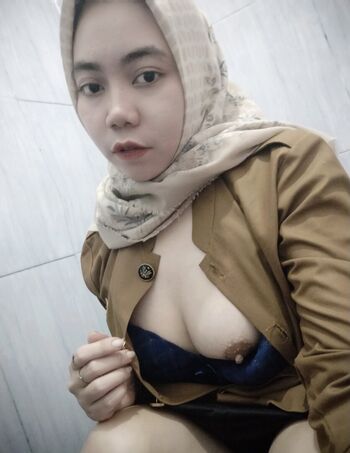 Full leaked Hijab private onlyfans photo