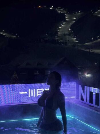 Full leaked Hitomi songyuxin page private onlyfans photo