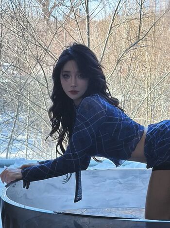 Full leaked Hitomi songyuxin page private onlyfans photo