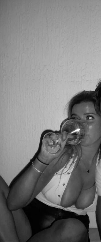 Full leaked Hoeliviagarry private onlyfans photo