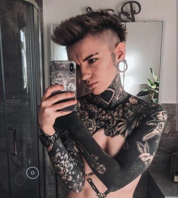 Full leaked Holly broome inked private onlyfans photo