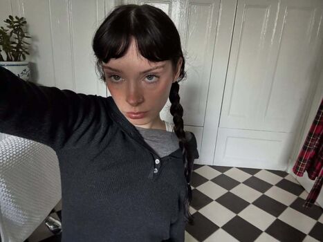 Full leaked Holly humberstone page private onlyfans photo