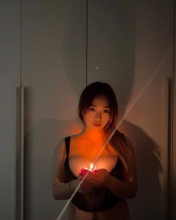 Full leaked Holly shu page private onlyfans photo