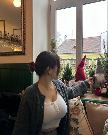 Full leaked Holly shu page private onlyfans photo