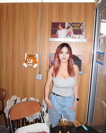 Full leaked Holly shu page private onlyfans photo