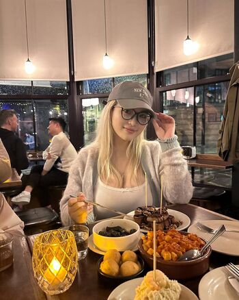 Full leaked Holly shu page private onlyfans photo