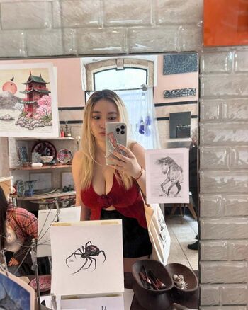 Full leaked Holly shu page private onlyfans photo