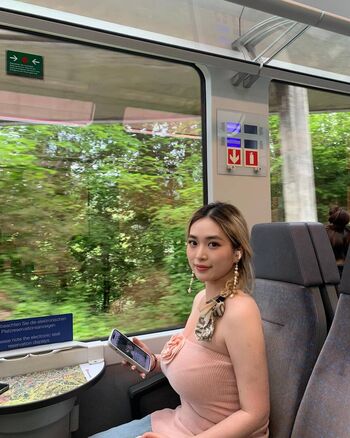 Full leaked Holly shu page private onlyfans photo