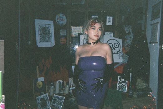 Full leaked Holly shu private onlyfans photo