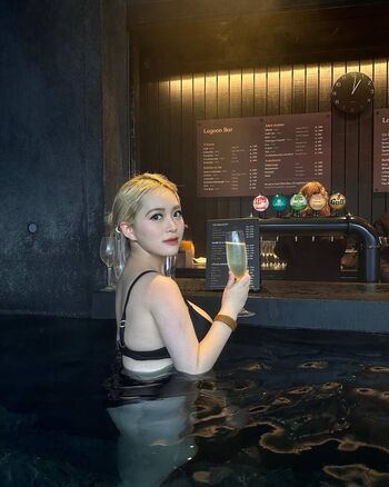 Full leaked Holly shu private onlyfans photo