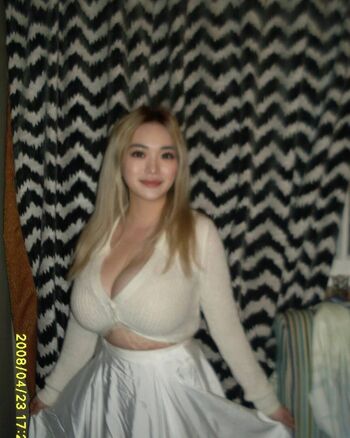Full leaked Holly shu private onlyfans photo
