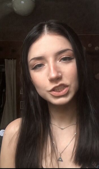 Full leaked Hollyjustwantst private onlyfans photo