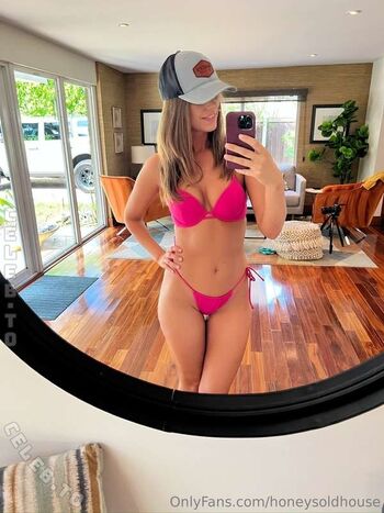 Full leaked Honey page private onlyfans photo