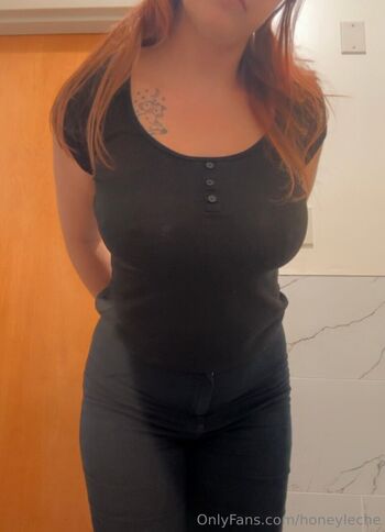 Full leaked Honeyleche private onlyfans photo