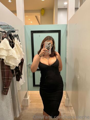 Full leaked Honeyleche private onlyfans photo