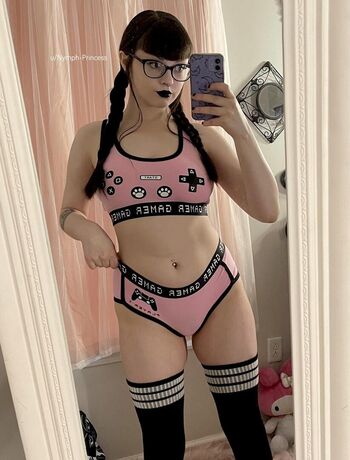 Full leaked Honeymomo private onlyfans photo