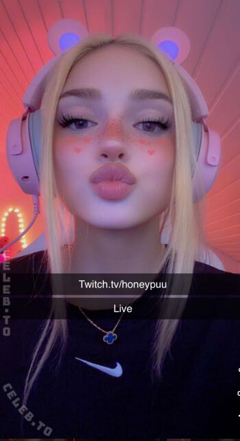 Full leaked Honeypuu private onlyfans photo