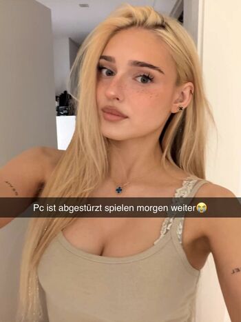 Full leaked Honeypuu private onlyfans photo