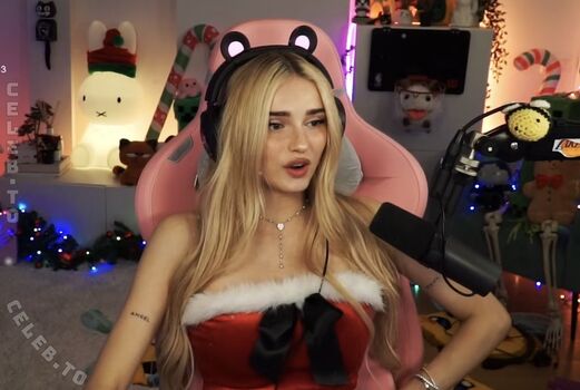 Full leaked Honeypuu private onlyfans photo