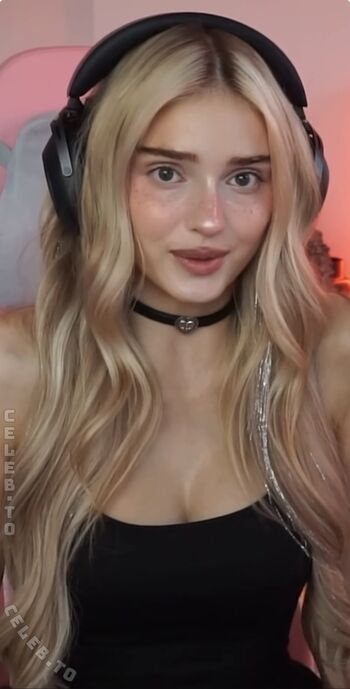 Full leaked Honeypuu private onlyfans photo