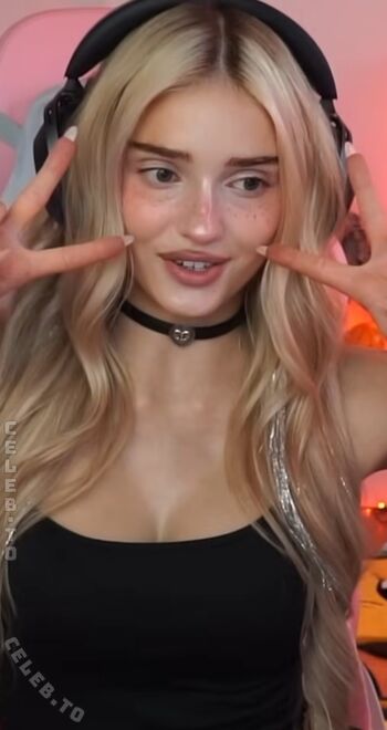 Full leaked Honeypuu private onlyfans photo