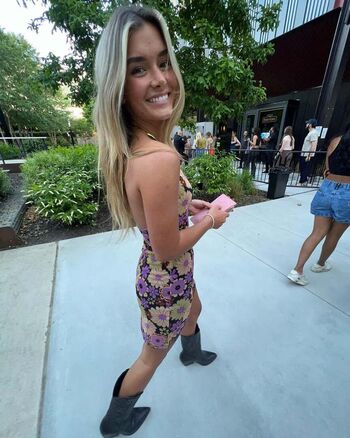 Full leaked Hopie schlenker page private onlyfans photo