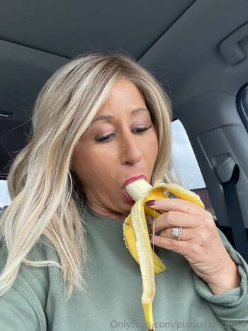 Full leaked Hotmom private onlyfans photo