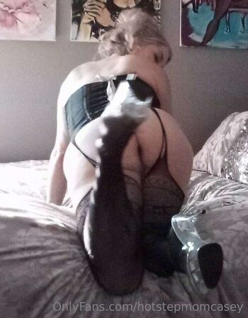 Full leaked Hotstepmomcasey private onlyfans photo