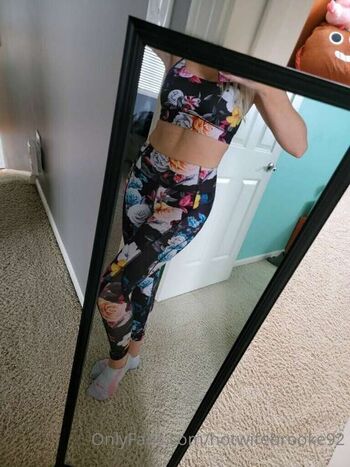 Full leaked Hotwife brooke page private onlyfans photo